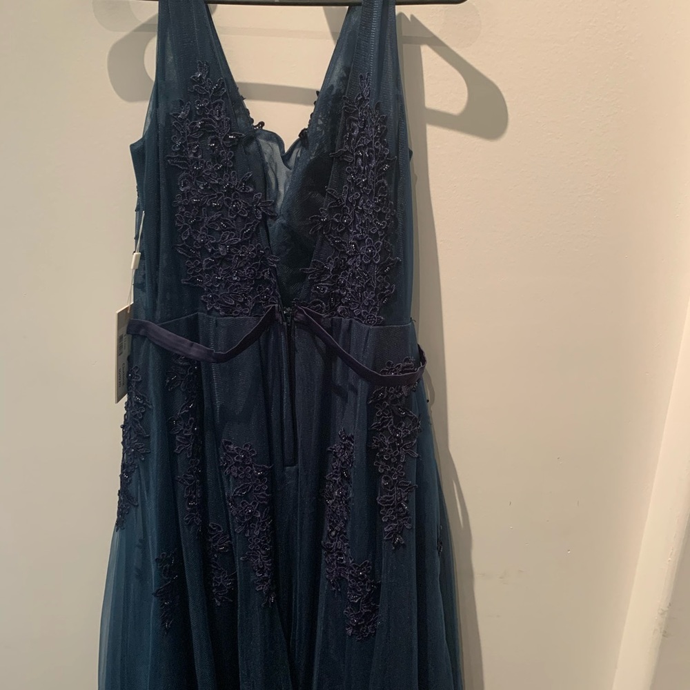 Gown - Picture 2 of 4